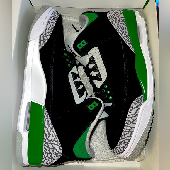 Nike Other - Air Jordan 3 Retro 'Pine Green'